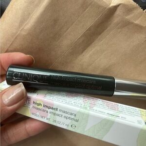 - New mascara Clinique